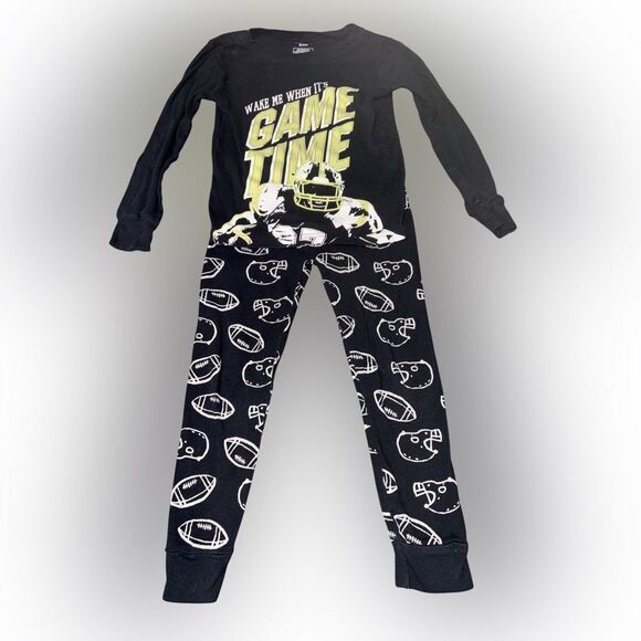 Carters size 5 snug fit, long sleeve pajamas football theme - Picture 1 of 1